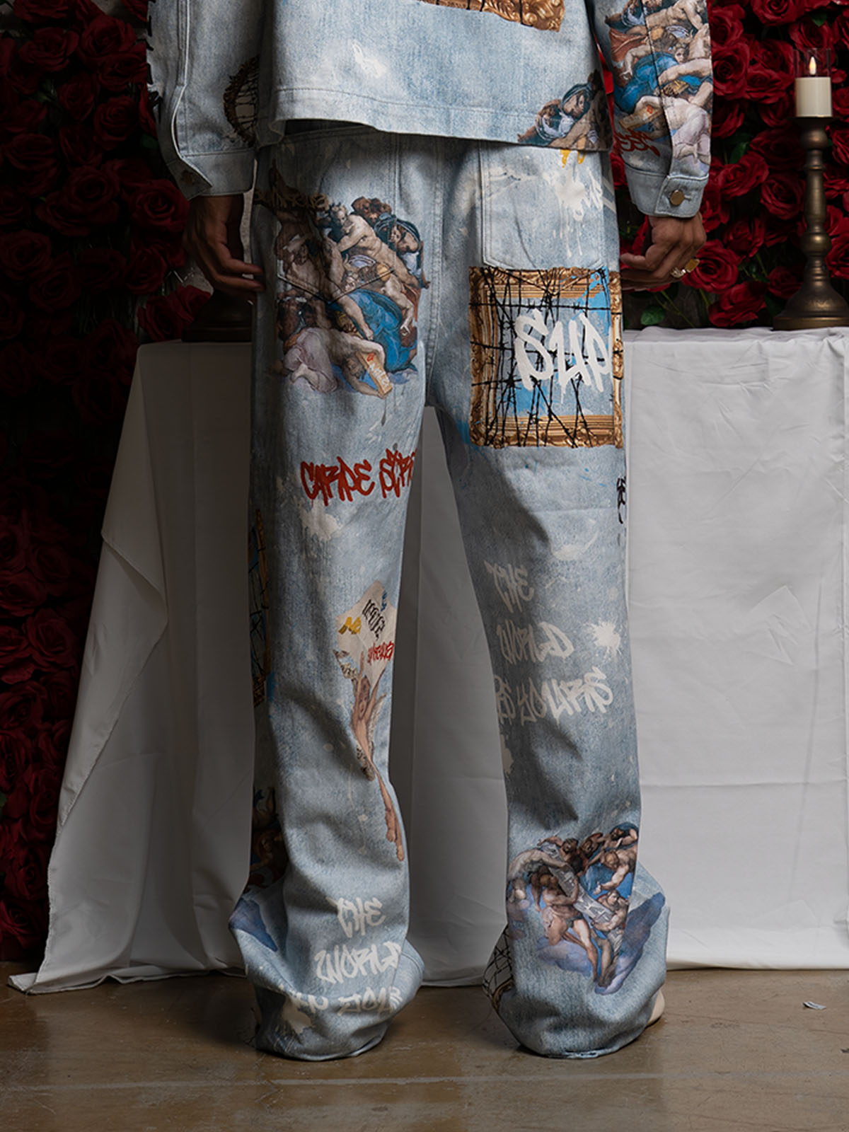 Calça Jeans Pavtros Sacred Renaissance Graffiti Light Wash