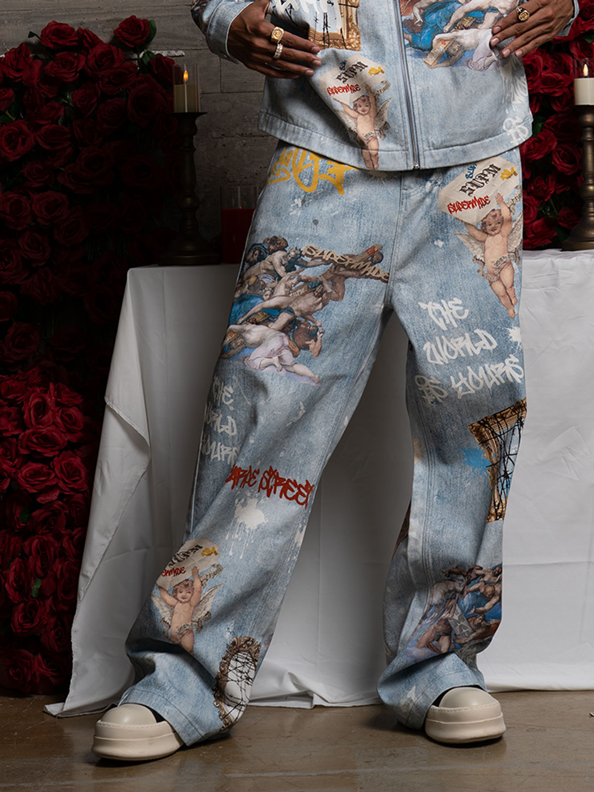 Calça Jeans Pavtros Sacred Renaissance Graffiti Light Wash